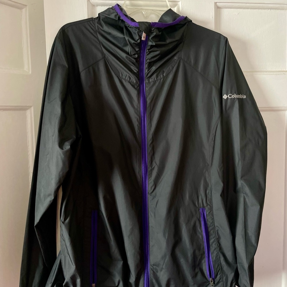 Womens Columbia windbreaker